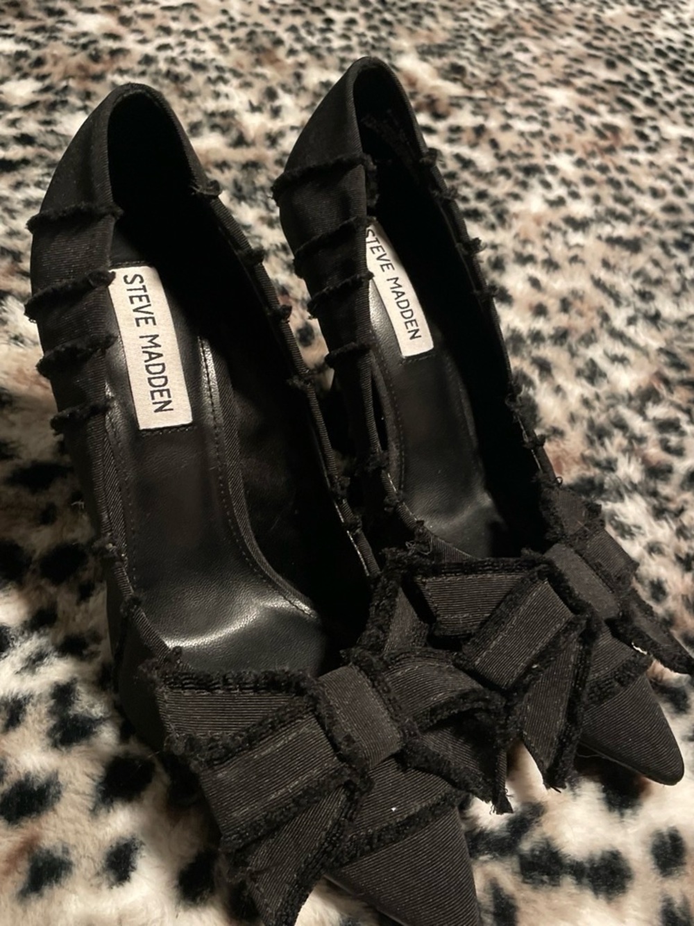 Steve Madden Black Pointed Bow-Accent Pumps